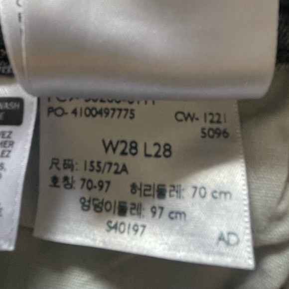 Levi's Women's 501 Original Stretch Cropped Straight Leg Jeans - Picture 5 of 9